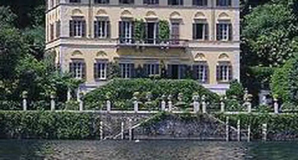 Руски олигарси продават имоти в чужбина