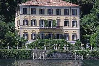 Руски олигарси продават имоти в чужбина