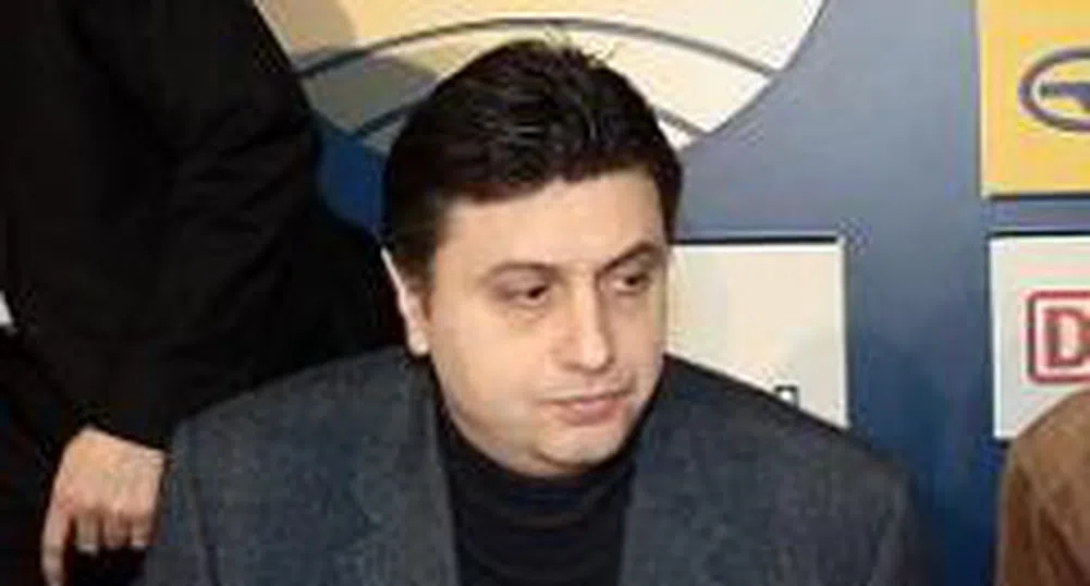 Юруков: Не можем да овладеем кризата в държавата, ако не отстранят Петков