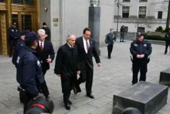 Бърнард Мадоф остава в затвора