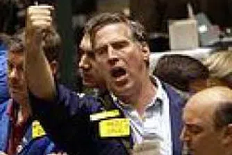 Петролът продължава да губи от стойността си