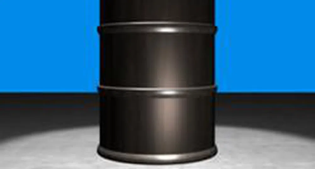 Петролът губи близо 4 долара вчера, понижава се под 125 долара за барел