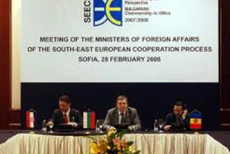 Регионалното сътрудничество да включва всички страни, призова Калфин