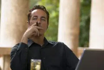 Шеф на малка компания в Германия уволнява служители, защото не пушат