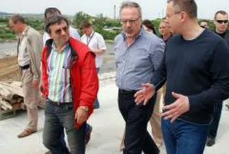 Станишев: Ускоряваме строителството на магистралите