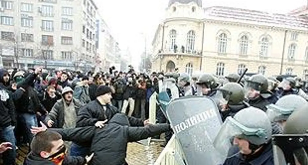 Сблъсъци между металурзи и полиция