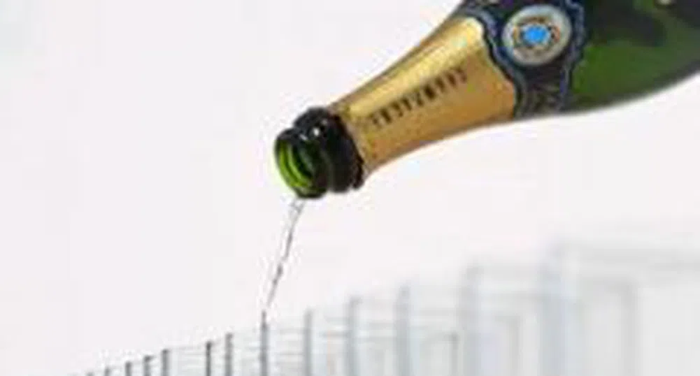 Луксозните френски вина поевтиняват заради кризата