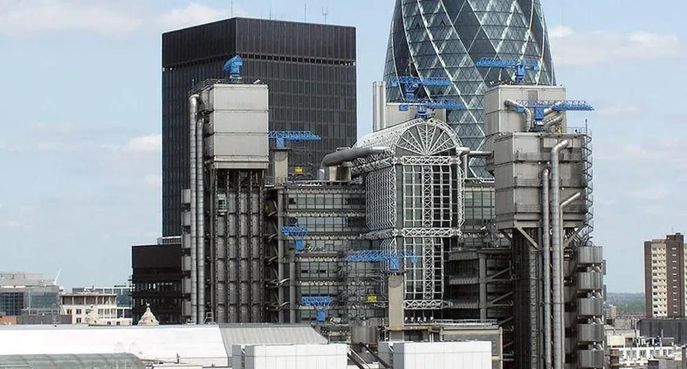 Lloyds съкращава 910 работни места на пълен работен ден