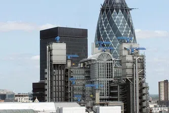 Lloyds съкращава 910 работни места на пълен работен ден