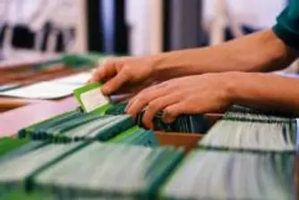 Свободните работни места във финансовия сектор намаляват