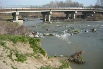 Ариана зарибява 8 водоема в страната