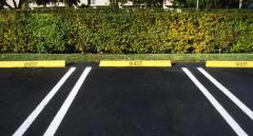 В Атина цената на паркомясто стига до 60 хил. евро