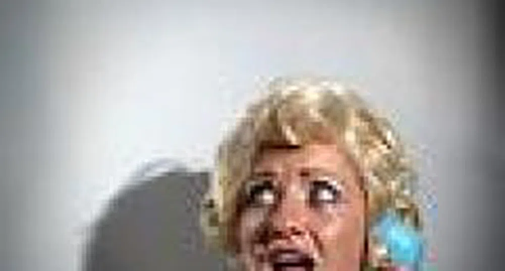 Светът е изговорил 300 млрд. минути през изминалата година