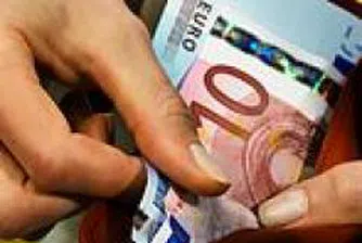 Средно с 34.5 лв. на човек се увеличават доходите през октомври, а разходите - с 44.3 лв.