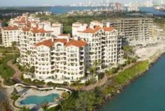 В "Слънчев бряг" пристигнаха първите туристи