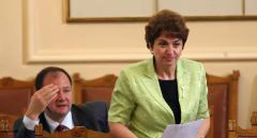 Плугчиева: Съдбата на спрените проекти ще се реши в понеделник