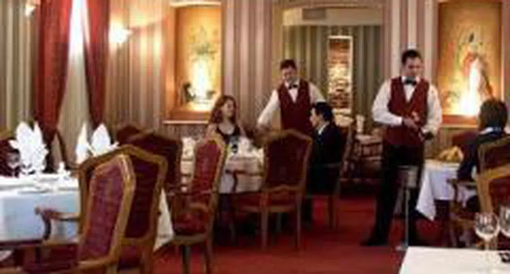 Anna Palace – The Temptress In Ruse