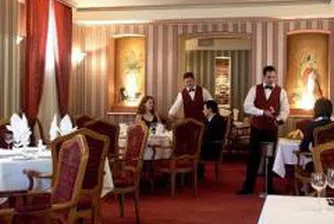 Anna Palace – The Temptress In Ruse