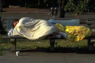 Близо 8000 бездомници в Гърция