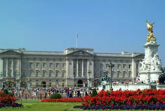 И Бъкингамският дворец със зеленчукова градина