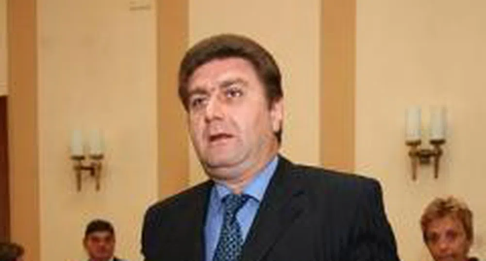 В. Златев: Цените на горивата у нас ще растат с тези на петрола