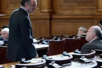 Депутатите изненадващо в Коледна ваканция