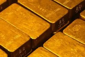 Златото се задържа на нива от около 850 долара
