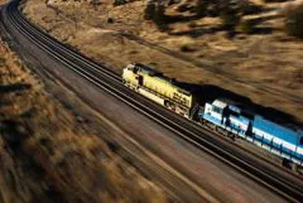 Тунелът за жп-линията между България и Бакедония прокопан наполовина