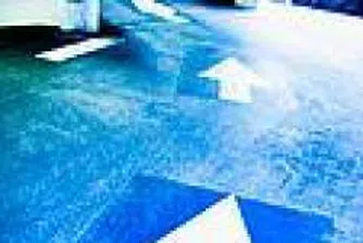 Петролът продължава повишението си от миналата седмица и в началото на тази