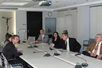 Обсъдихме социално-икономическото положение у нас с английския посланик