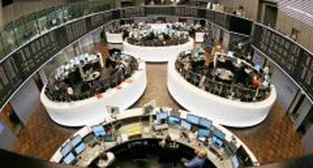 Трети пореден спад за цените на акциите в Европа и Азия