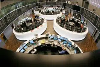 Трети пореден спад за цените на акциите в Европа и Азия