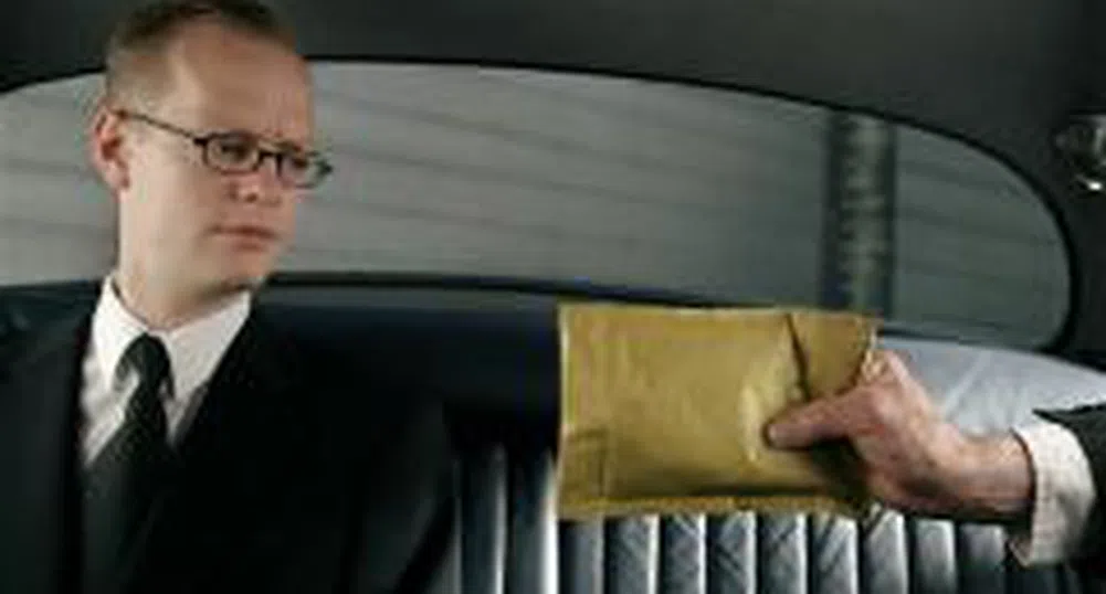 Пари в плик получават 14% от българите