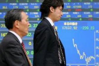 Nikkei с най-големия си спад от 1987 г., индонезийската търговия прекъсната