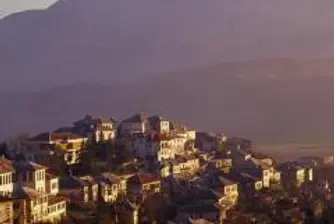 Първи признаци на финансова криза в Албания