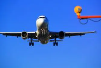 САЩ с критика към Лондон за повишени такси за полети