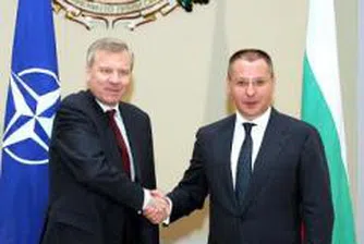 Схефер благодари на България за участието й в мисиите на НАТО