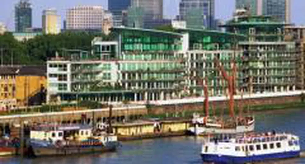 Свободните работни места в лондонските финансови компании намаляват със 17% през май