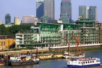 Свободните работни места в лондонските финансови компании намаляват със 17% през май