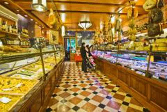 Бизнесът очаква поевтиняване след намалението на ДДС върху храните