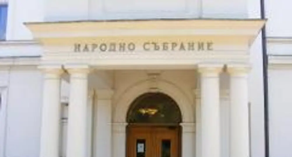 Народното събрание с два асансьора за 325 хил. лв.