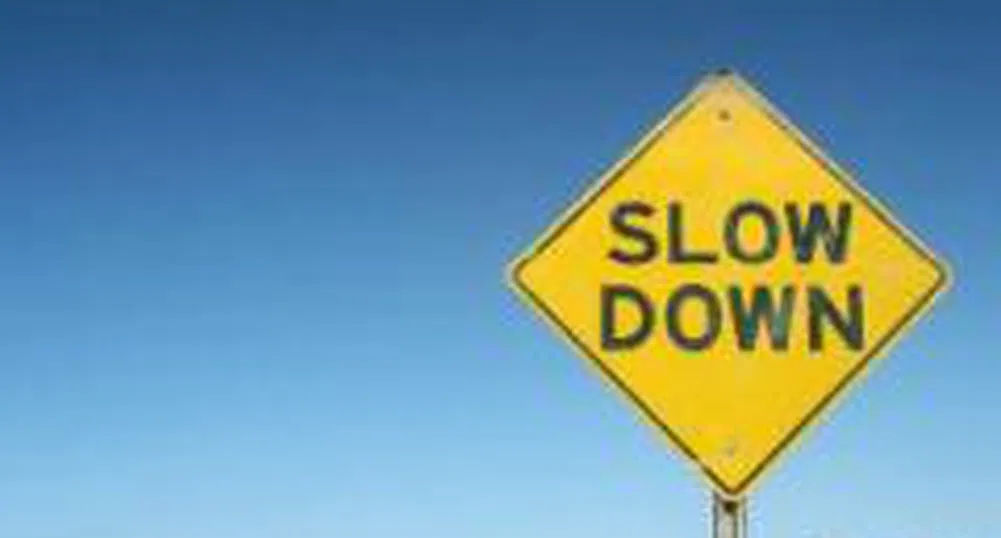 Министър Димитров заяви, че може да има известно забавяне в икономическото развитие на страната