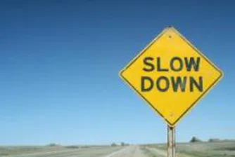 Министър Димитров заяви, че може да има известно забавяне в икономическото развитие на страната