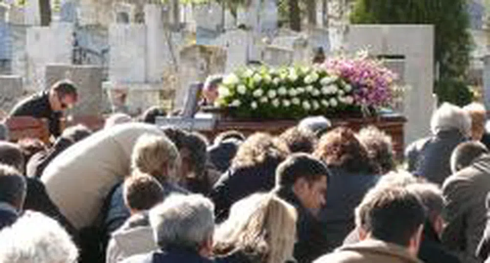 Велчев: Работи се по версия за терористичен акт