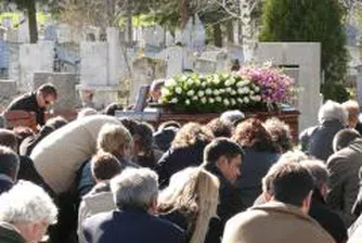 Велчев: Работи се по версия за терористичен акт