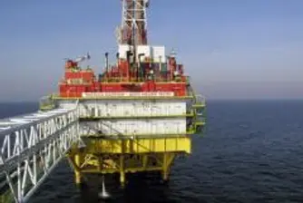Русия намалява износа на петрол с 320 хил. барела дневно?