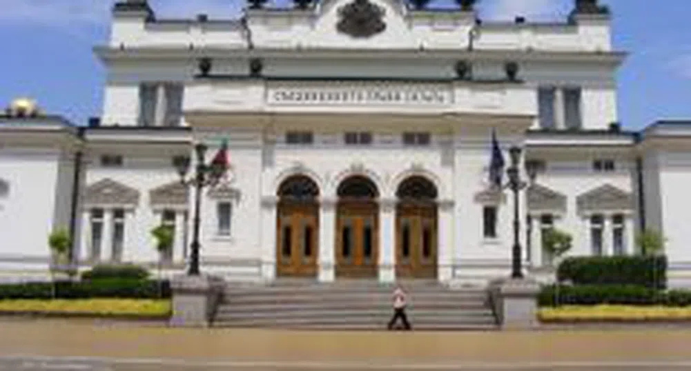 Опозицията внася шести вот на недоверие срещу правителството