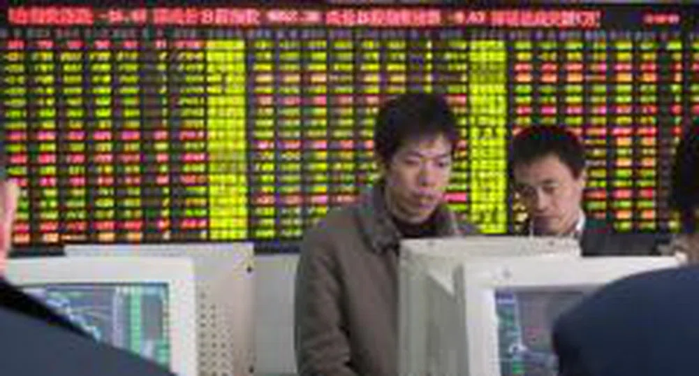Китайските индекси се понижават до осеммесечен минимум