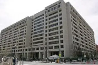 МВФ отпуска 2.1 млрд. долара заем на Исландия