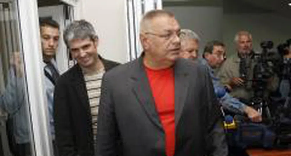 Работници по социална програма получават по-ниски заплати